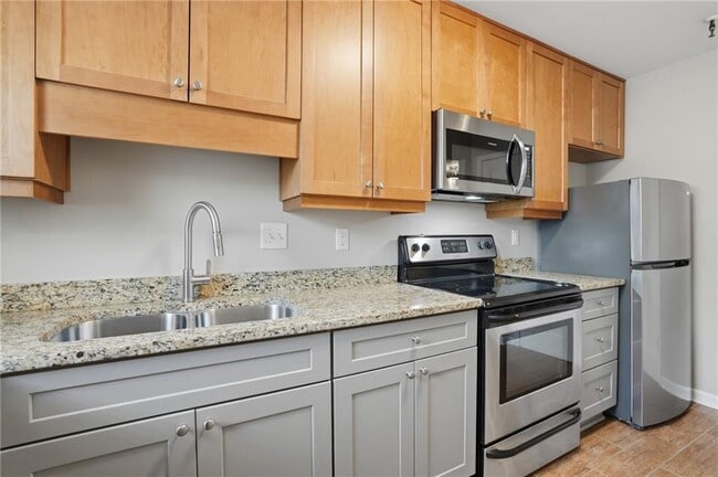 Photo - 215 Winding River Dr