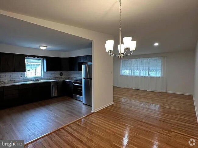 Building Photo - 435 Rennard St Rental