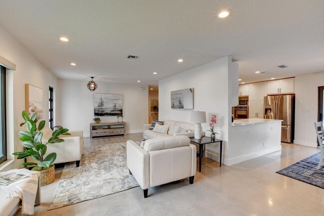 Photo - 1440 NW 12th Way