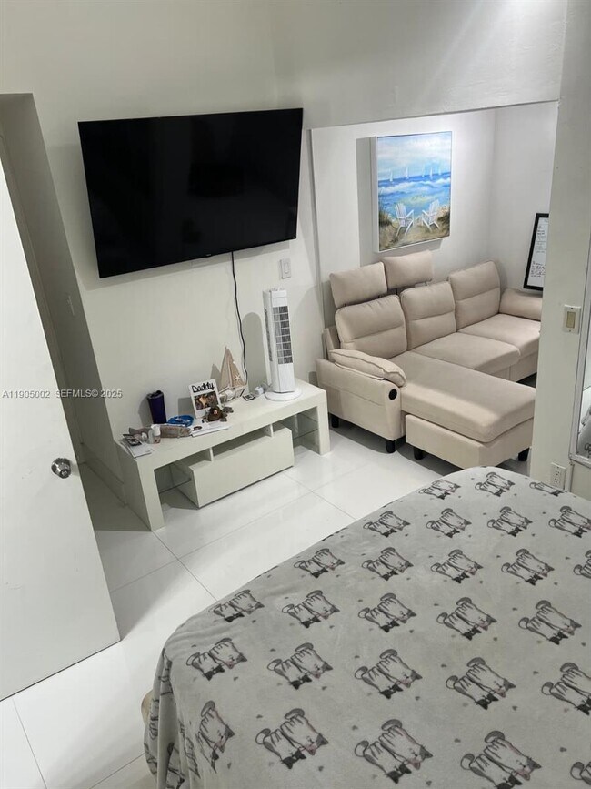 Building Photo - 246 Poinciana Island Dr Unit 504