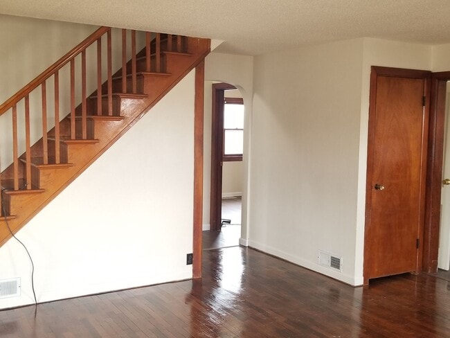 Photo - 2028 E South St