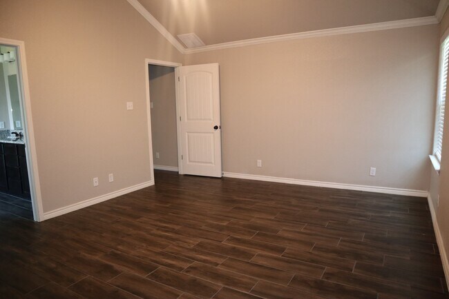 Photo - 5207 Colina Dr