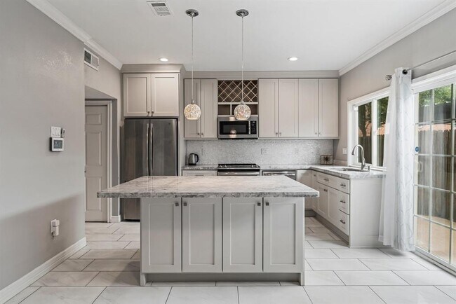Photo - 820 Threadneedle St Condo Unit 248