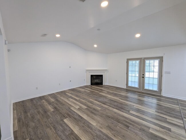 Photo - 533 Rush Park Cir