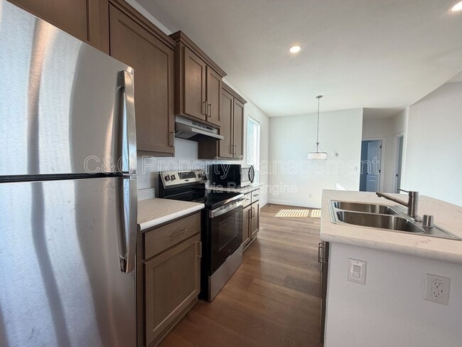 Photo - 759 W Chase Ave