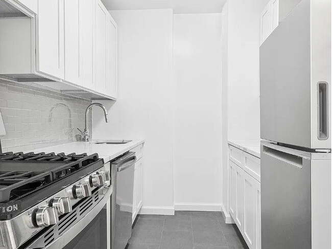 Photo - 372 Central Prk W Unit 5E