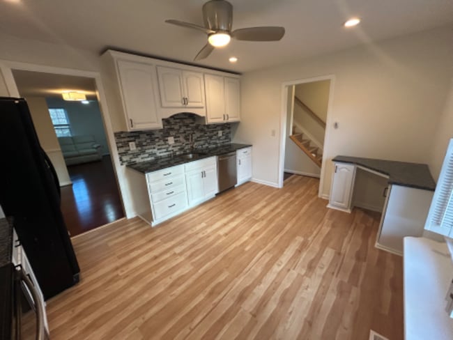 Photo - 30 Old Mill Bottom Rd N