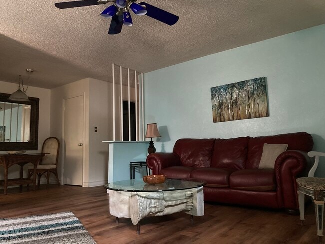 Photo - 405 F St Unidad 405