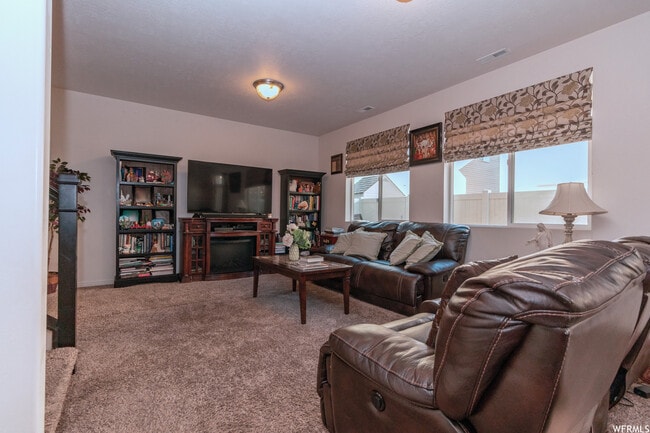 Photo - 928 W Stonehaven Dr