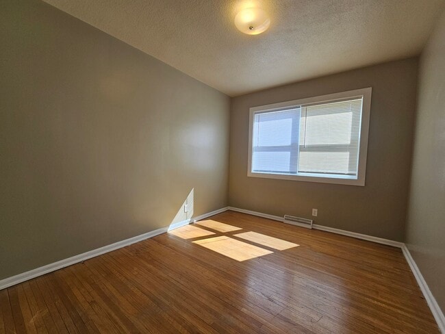 Photo - Great NE 3 Bedroom 2 Bath with Garage, close to shopping and I380 access