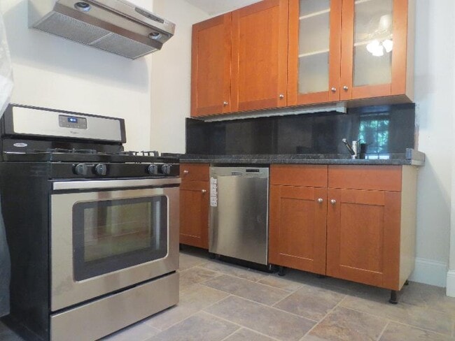 Building Photo - 46 St Germain St Unit 2