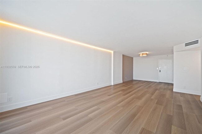 Photo - 18151 NE 31st Ct Unidad 1714