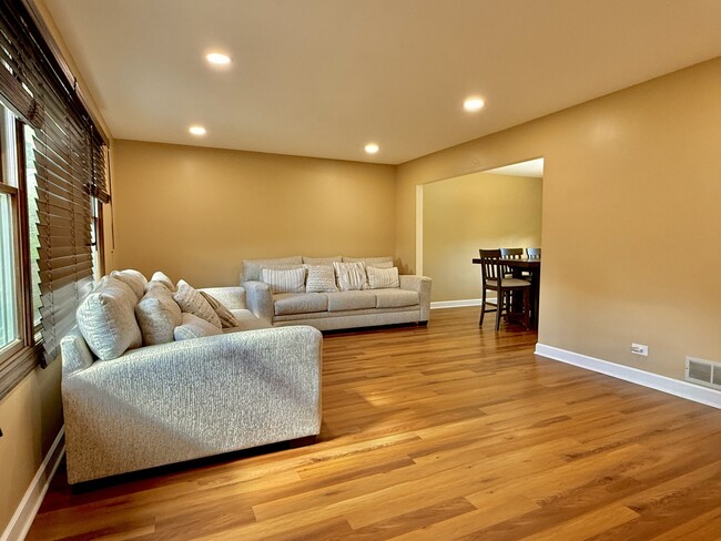 411 Sequoia Ct
