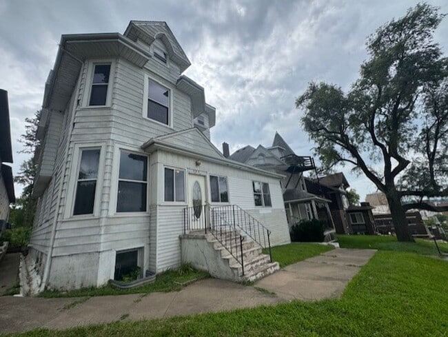 Building Photo - 707 Brady-707 Unit 707