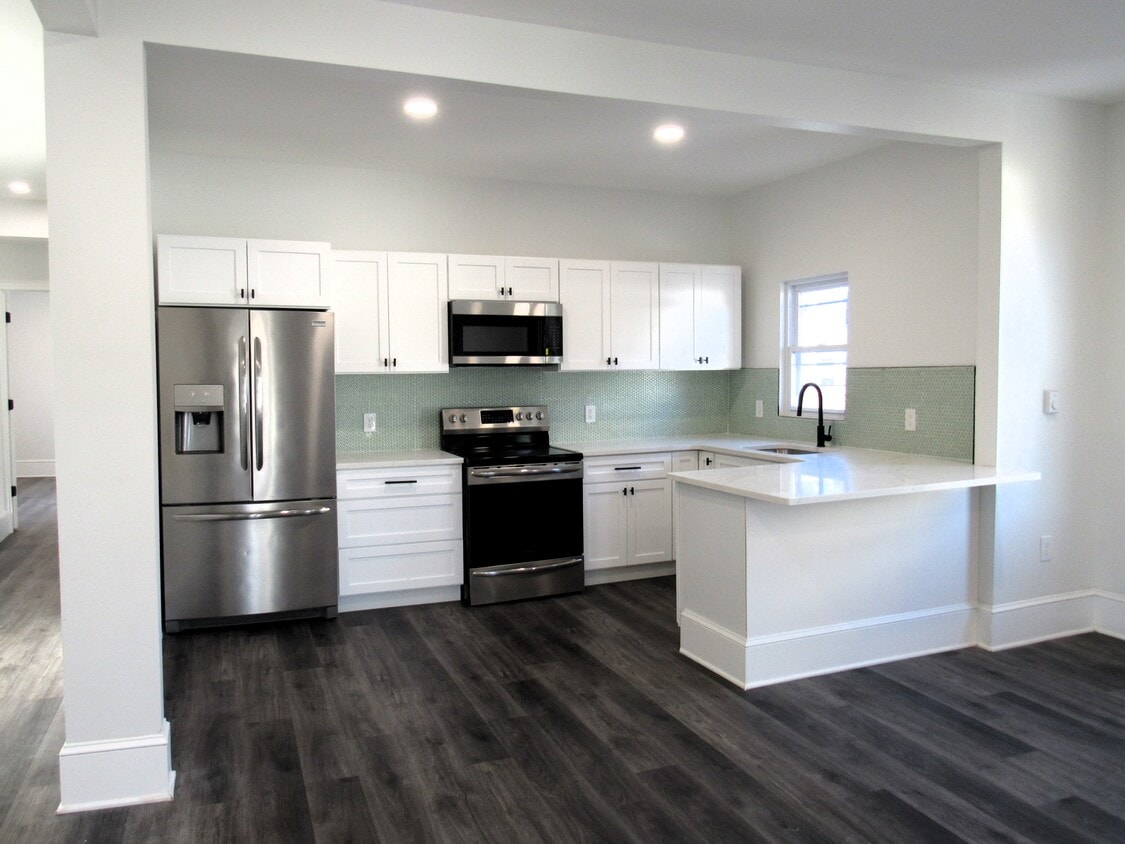 Brand New Kitchen - 704 Oak Ln (Philadelphia, PA)