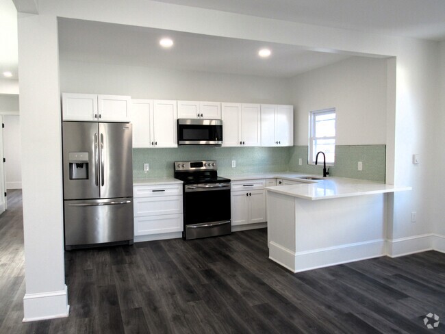 Building Photo - 704 Oak Ln Unit B Rental