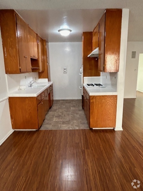 1 BR/ 1 BA - Hardwood - 912 E Windsor Rd Rental