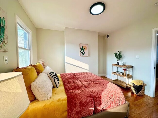 Photo - 669 Summit Ave