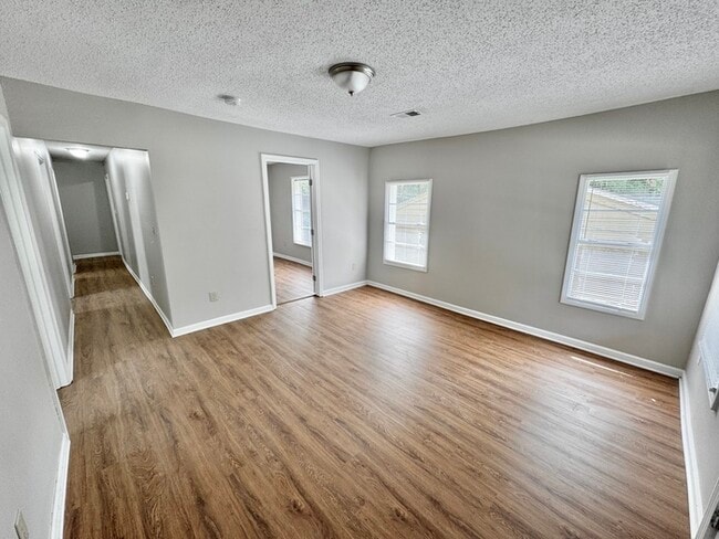 Photo - 863 E Person Ave