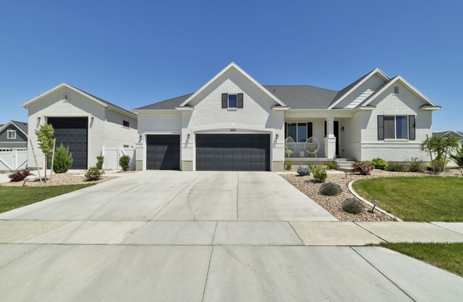 Photo - 5 bedroom 3.5 bathroom home in Lehi.