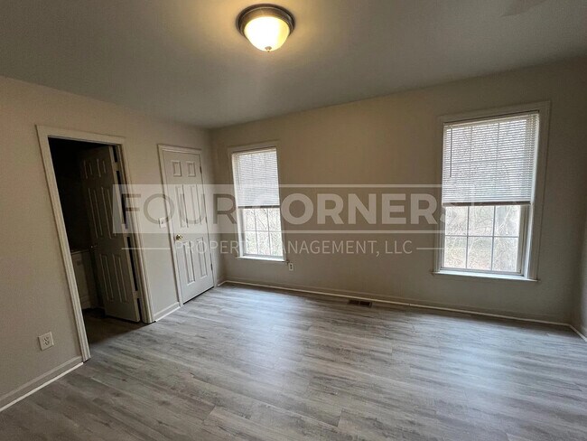Photo - Room in Duplex on Beck St