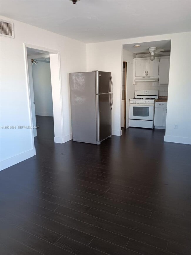 Photo - 107 SW 18th Ct Unit 12