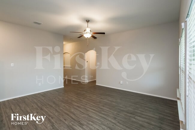 Photo - 301 Saguaro Dr