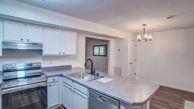 Photo - 1709 Herrin Dr