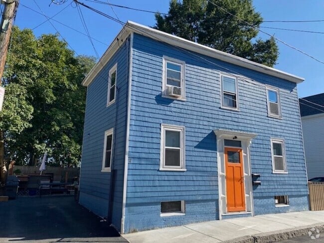 Building Photo - 7 Allen St Unit 1 Rental
