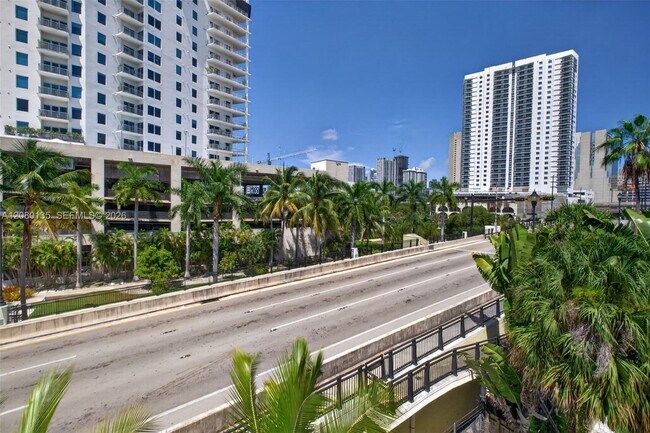 Photo - 453 SW 2nd St Unit 301C
