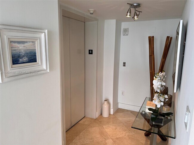 Photo - 18671 Collins Ave Unidad 601