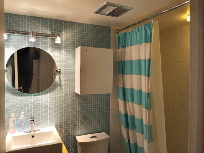 Bath - 5 Bayard Rd Unit 1