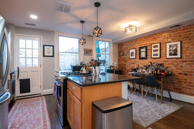 Photo - 209 17th St SE
