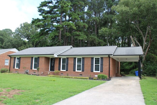 Photo - 1204 Queen Anne Rd NW