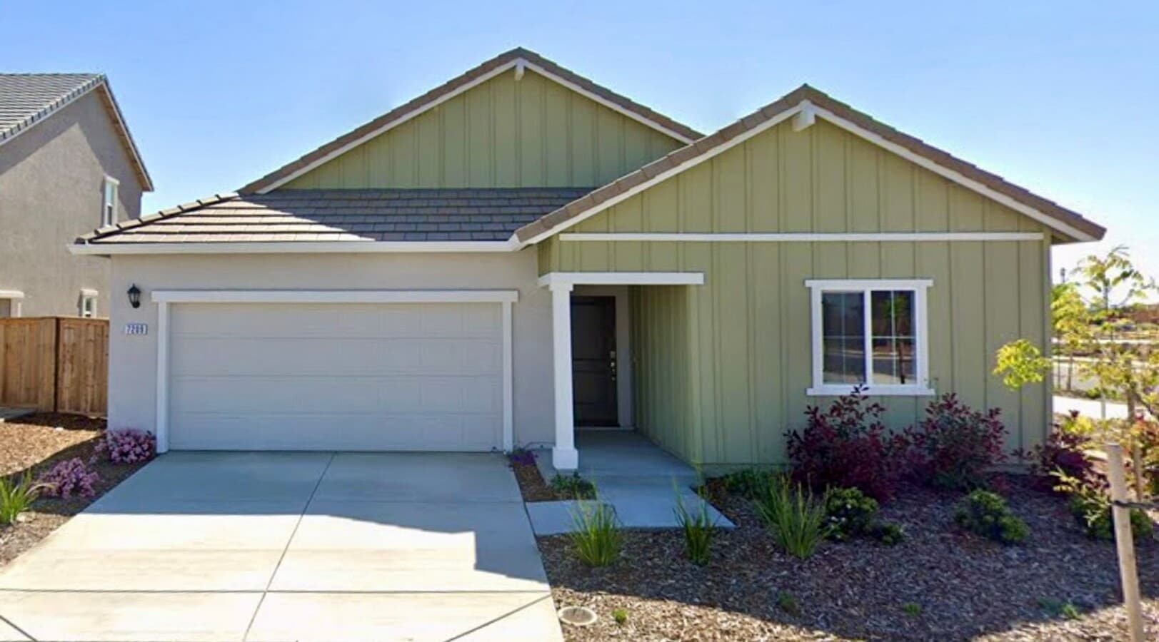 BRAND NEW (Single Story) 4/2 Roseville! Please read ad for viewing requirements - BRAND NEW (Single Story) 4/2 Roseville!  Please read ad for viewing requirements