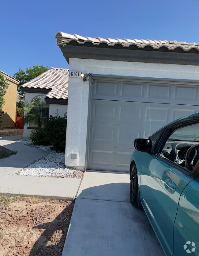Building Photo - 6101 Wild Berry Dr Rental