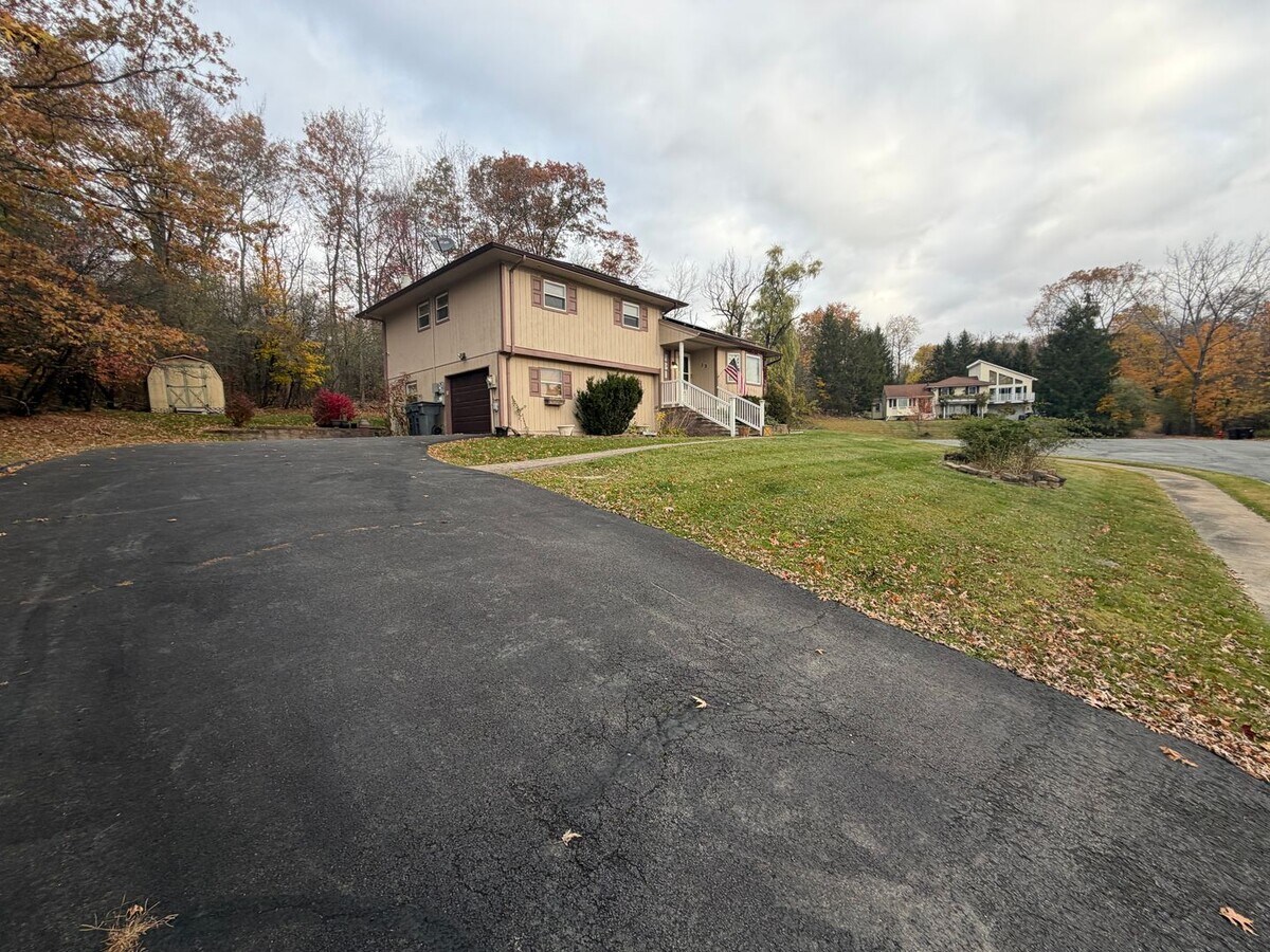 Photo - Beautiful Home on a Quiet Cul-De-Sac