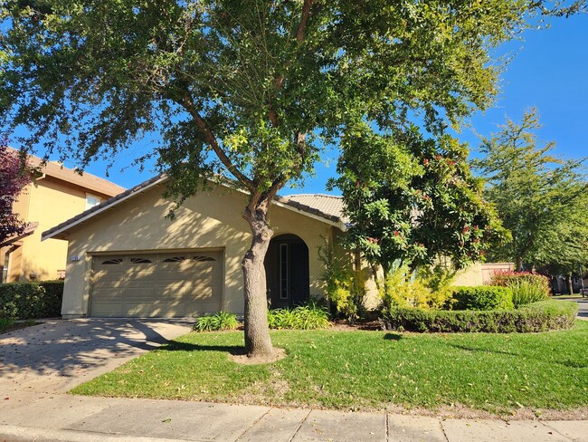 Folsom Parkway 3 Bdrm, 2 bath - Close to s... - Folsom Parkway 3 Bdrm, 2 bath - Close to s... House