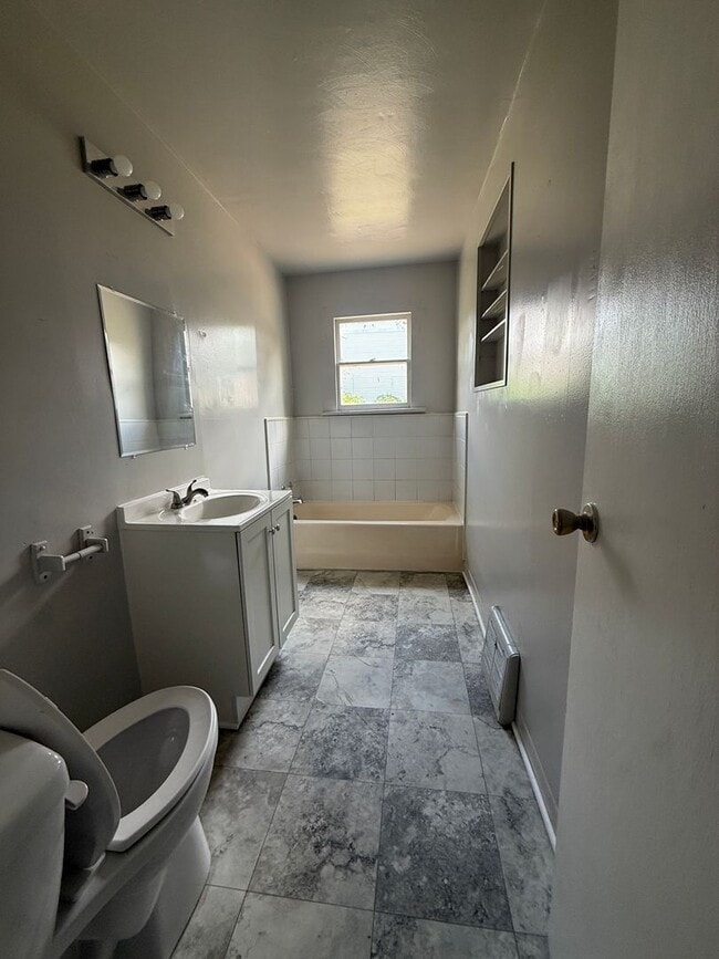Photo - 1414 W Washington St Unit B