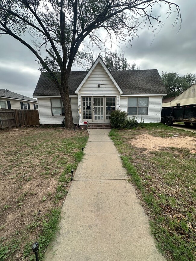 Building Photo - 3105 S Harrison- Duplex Unit B