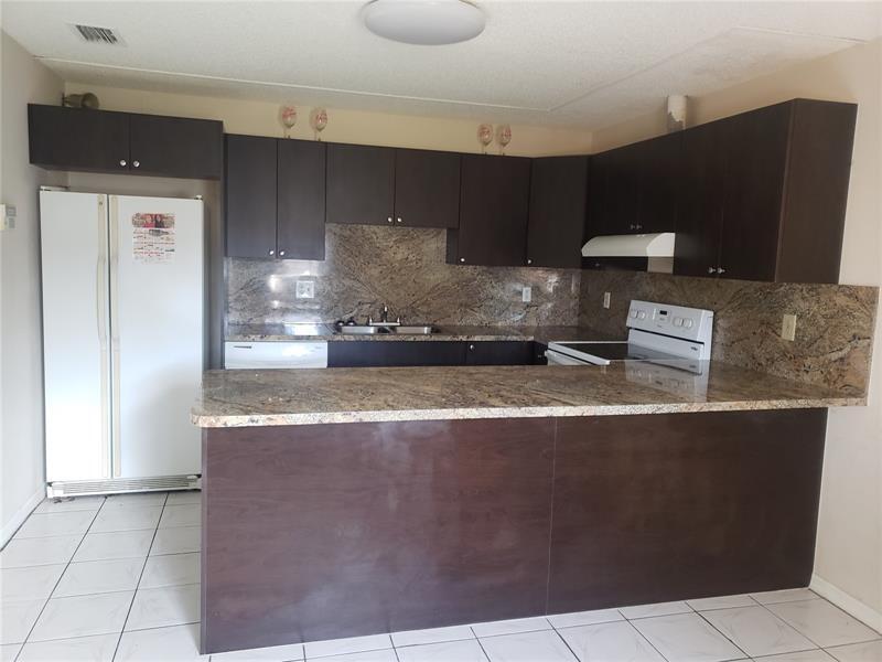 Photo - 230 San Remo Blvd Townhome
