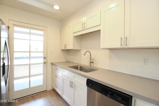 Photo - 5998 N 78th St