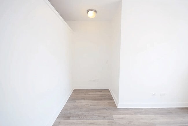 Photo - 946 W Montrose Ave