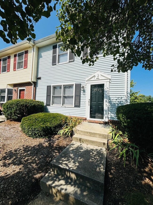 Photo - * RE-RENTAL AVAIABLE 6/25/26 * 3 Bedroom, 2.5 Townhouse