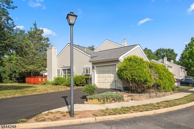 Photo - 123 Harrow Dr