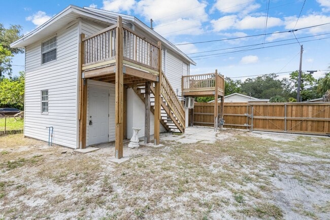 Building Photo - REDUCED Rent $2250.... 3 bed/2 bath Split Level, NEW downstairs addition, lots of extras *READY**...