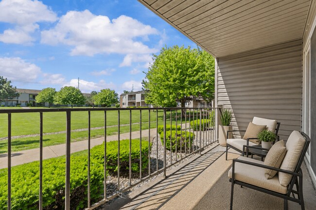 Sunnymede Apartments - Troy, MI