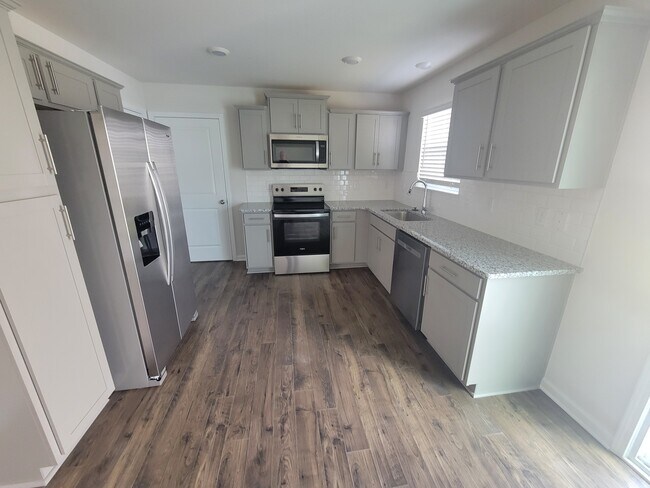 Photo - 114 Clear Creek Ln