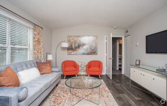 1BR, 1BA - 704 SF