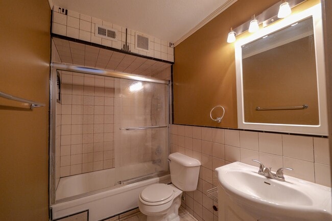 Photo - 3833 Montgomery Blvd NE